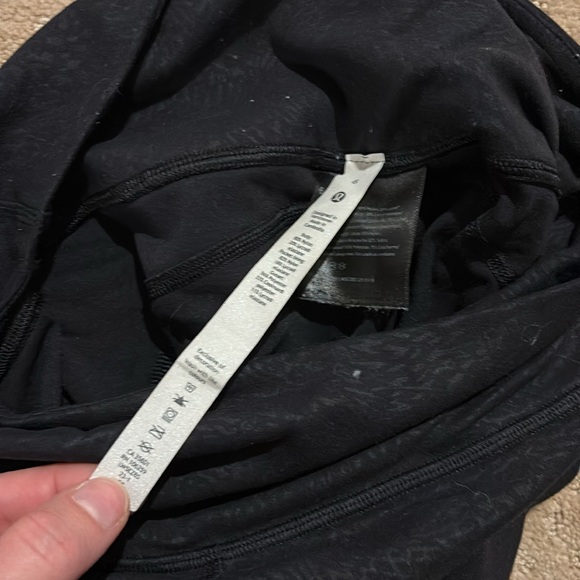 Lululemon Groove Flare Pant Ripple Emboss Black size 6 style lw5ezbs - Picture 7 of 7